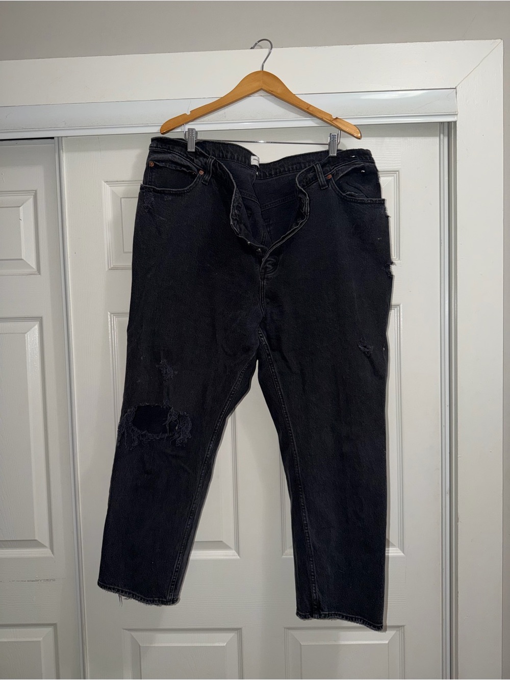 Abercrombie & Fitch Black Relaxed Distressed Women's Jeans